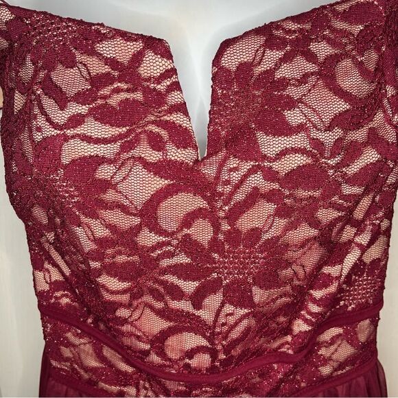 R & M Richards Morgan and Co Off Shoulder Lace Chiffon Dress Merlot Nude 18W NWT - Picture 4 of 11